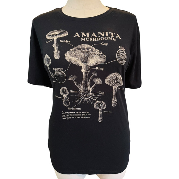 Torrid Plus Size 2 Nightfall Amanita Mushrooms Oversized Goth Crew Neck T Shirt - Picture 1 of 3